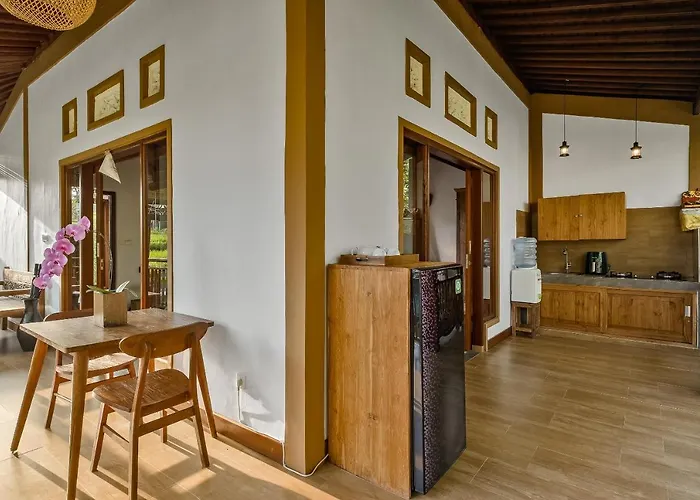 Ratni Villa *
